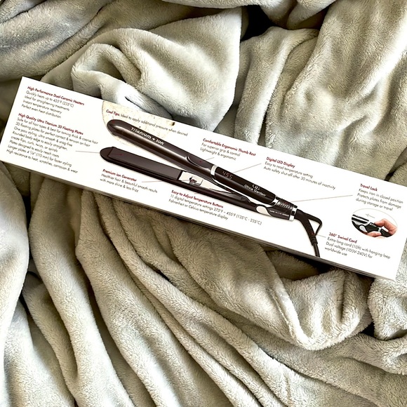 Titanium + Ion by Olivia Garden 1” Pro Flat Iron. BRAND NEW! Includes heat mat. - Picture 4 of 7